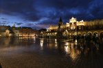 La place centrale de Cracovie après la pluie.